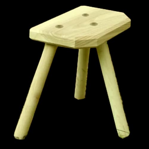 Einfacher Dreibeinhocker mit Steckbeinen, Eschenholz